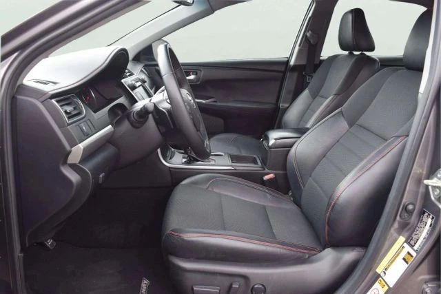 2017 Toyota Camry 7th Gen - Image 15 of 21
