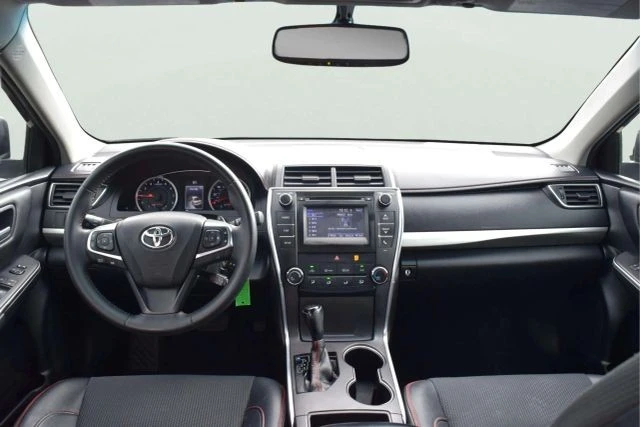 2017 Toyota Camry 7th Gen - Image 18 of 21