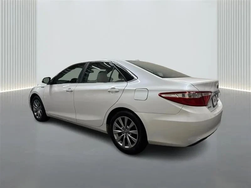 2017 Toyota Camry 7th Gen - Image 3 of 12