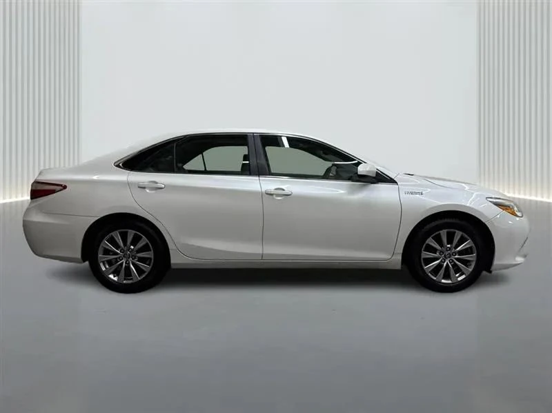2017 Toyota Camry 7th Gen - Image 6 of 12