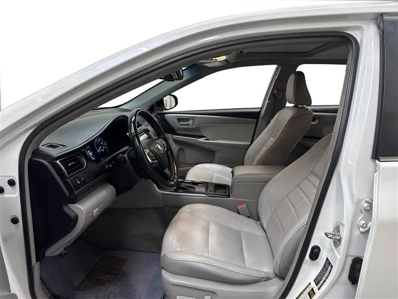 2017 Toyota Camry 7th Gen - Image 9 of 12