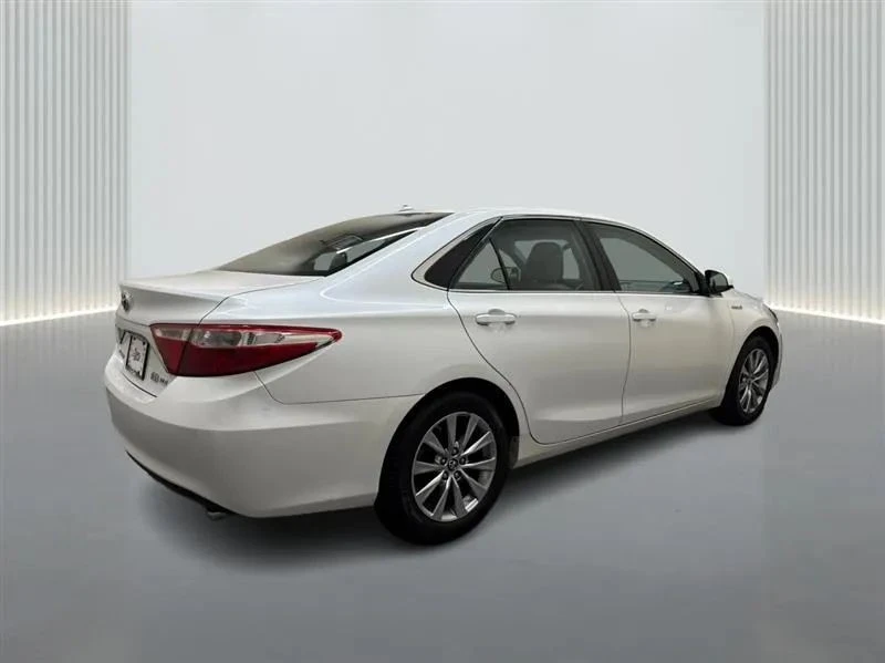 2017 Toyota Camry 7th Gen - Image 5 of 12