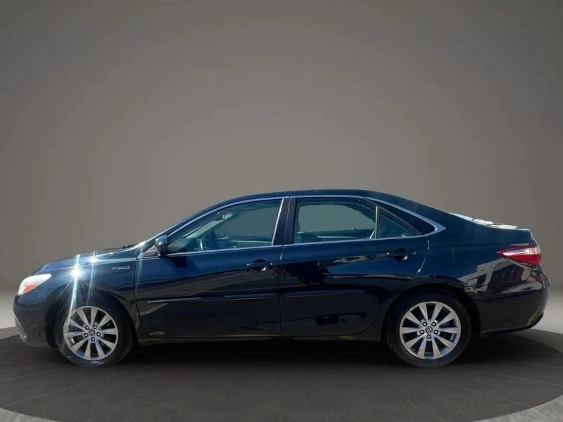 2017 Toyota Camry 7th Gen - Image 8 of 12
