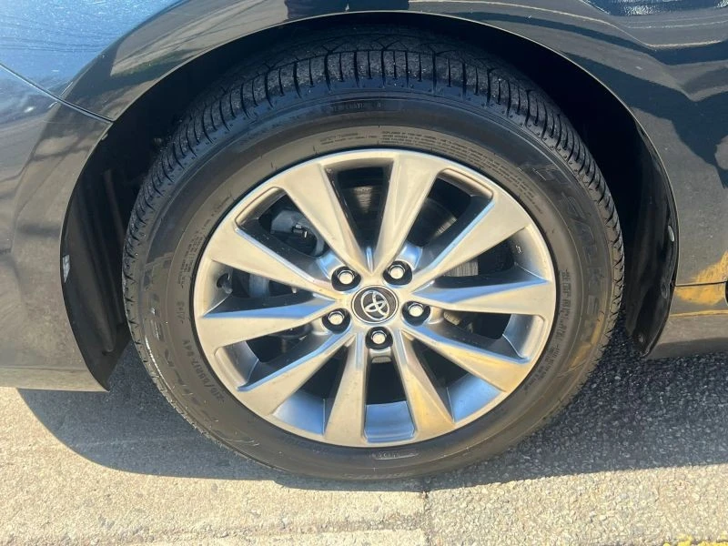 2017 Toyota Camry 7th Gen - Image 10 of 12