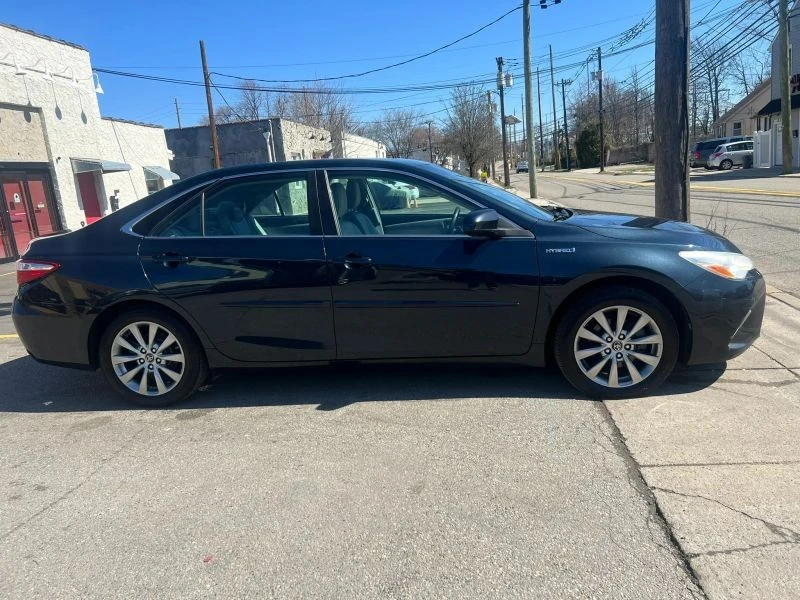 2017 Toyota Camry 7th Gen - Image 4 of 12