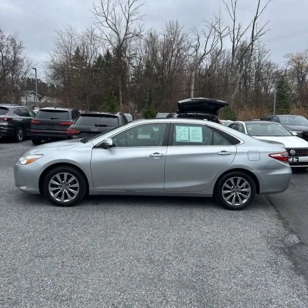 2017 Toyota Camry 7th Gen - Image 3 of 12