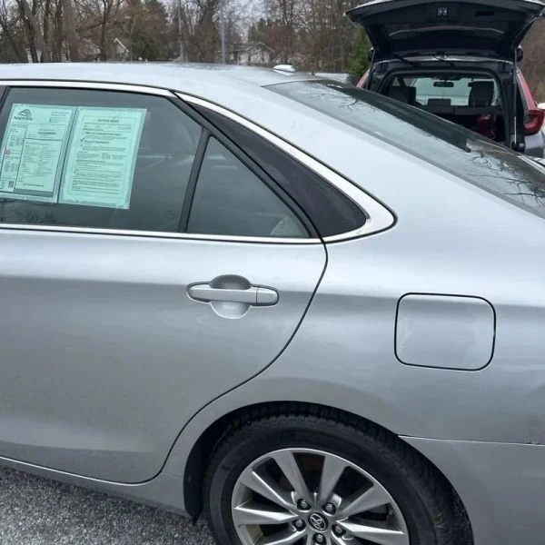 2017 Toyota Camry 7th Gen - Image 6 of 12