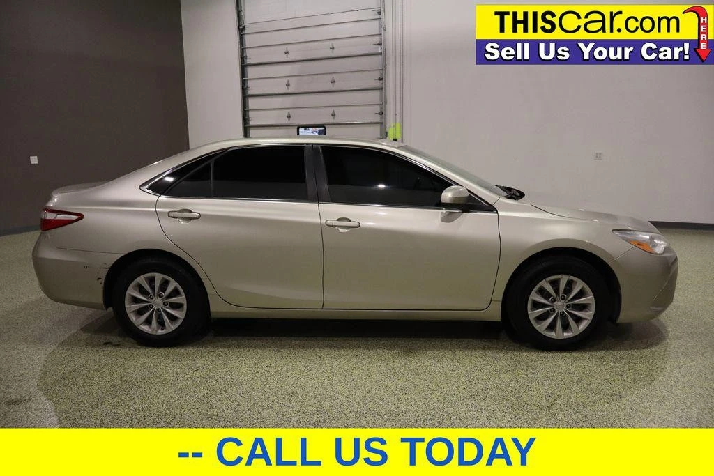 2017 Toyota Camry 7th Gen - Image 10 of 12