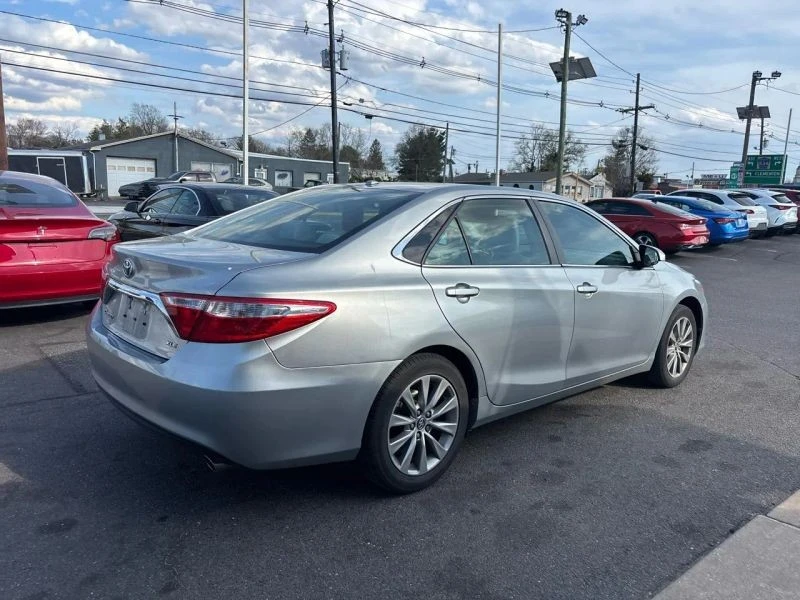 2017 Toyota Camry 7th Gen - Image 7 of 12