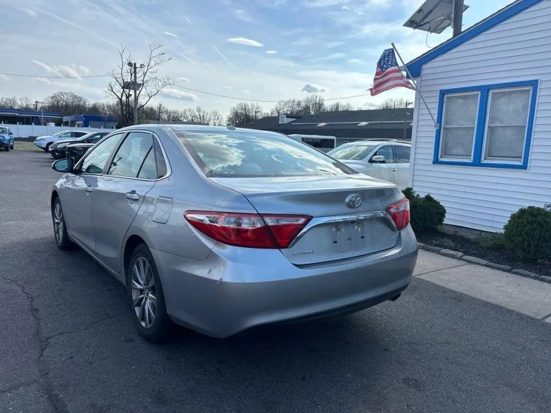 2017 Toyota Camry 7th Gen - Image 5 of 12