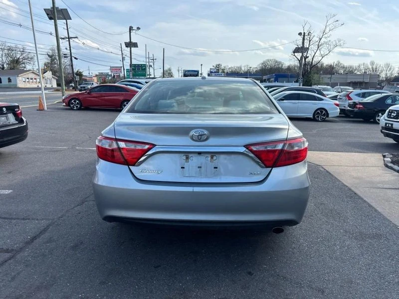 2017 Toyota Camry 7th Gen - Image 6 of 12