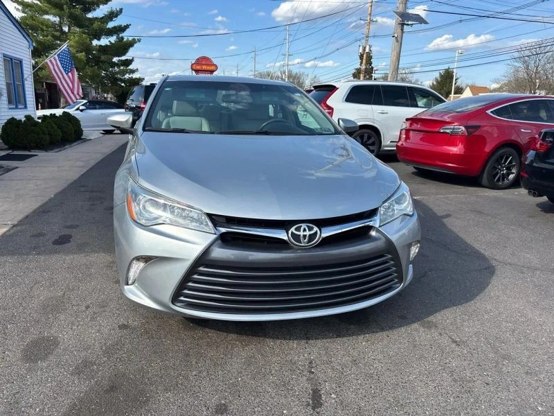 2017 Toyota Camry 7th Gen - Image 10 of 12