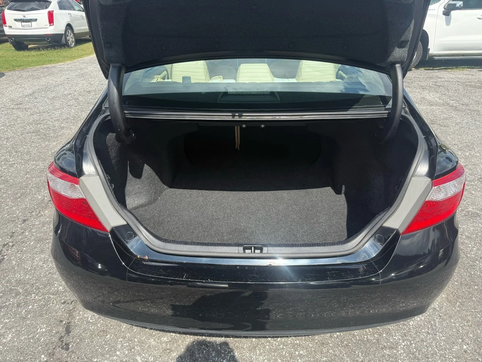 2017 Toyota Camry 7th Gen - Image 12 of 14