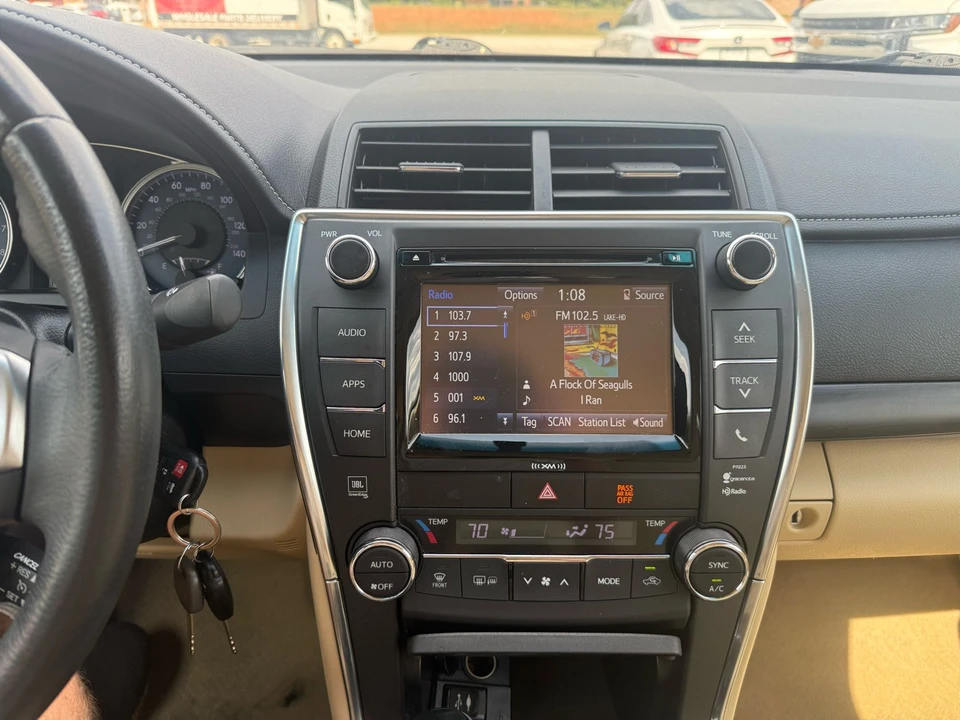 2017 Toyota Camry 7th Gen - Image 9 of 14