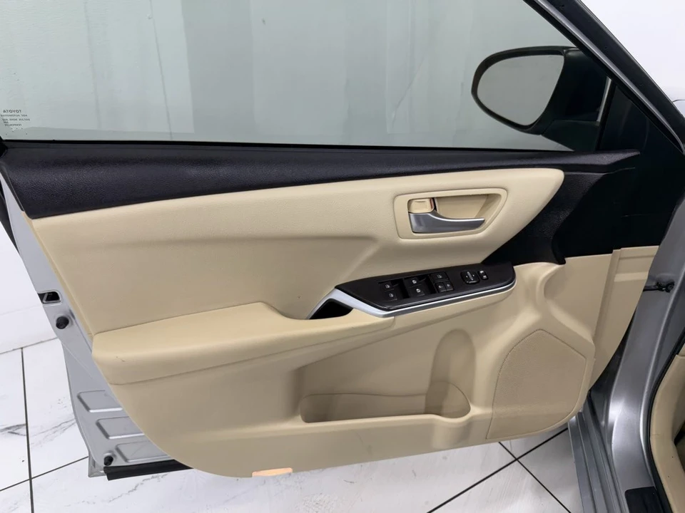 2017 Toyota Camry 7th Gen - Image 9 of 21
