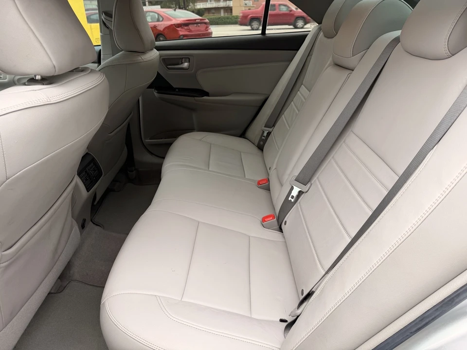 2017 Toyota Camry 7th Gen - Image 17 of 21