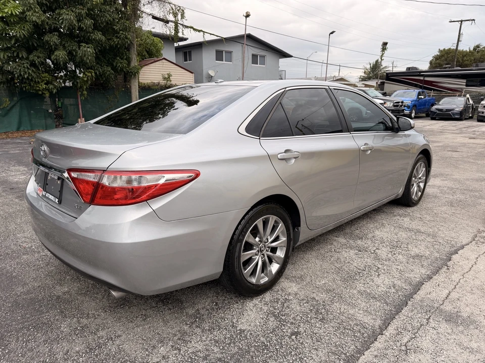 2017 Toyota Camry 7th Gen - Image 8 of 21