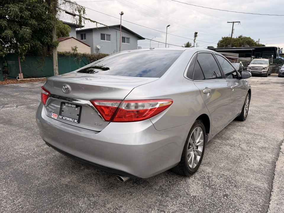 2017 Toyota Camry 7th Gen - Image 9 of 21
