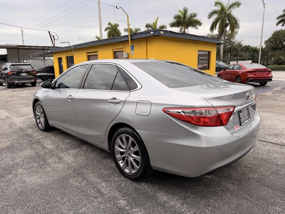2017 Toyota Camry 7th Gen - Image 12 of 21