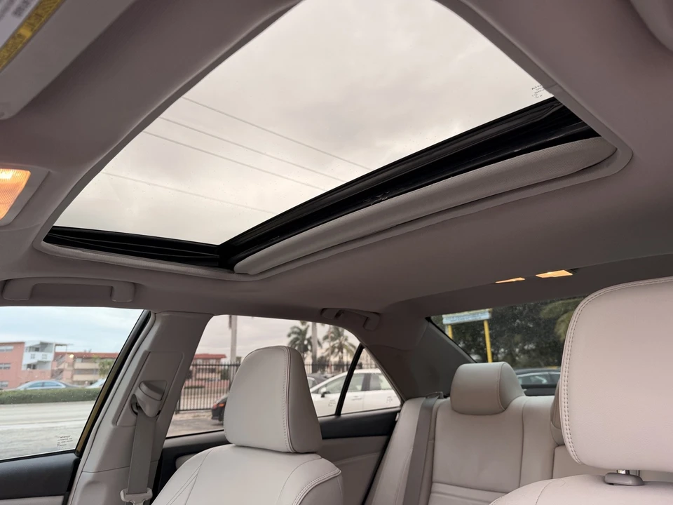 2017 Toyota Camry 7th Gen - Image 18 of 21