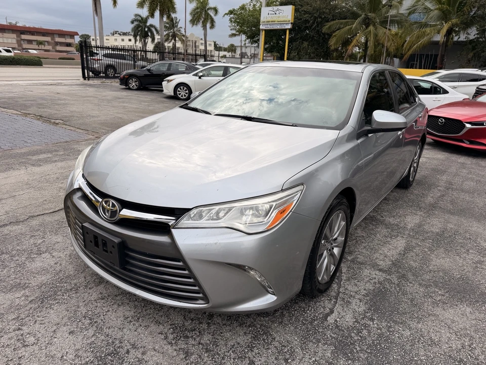 2017 Toyota Camry 7th Gen - Image 2 of 21