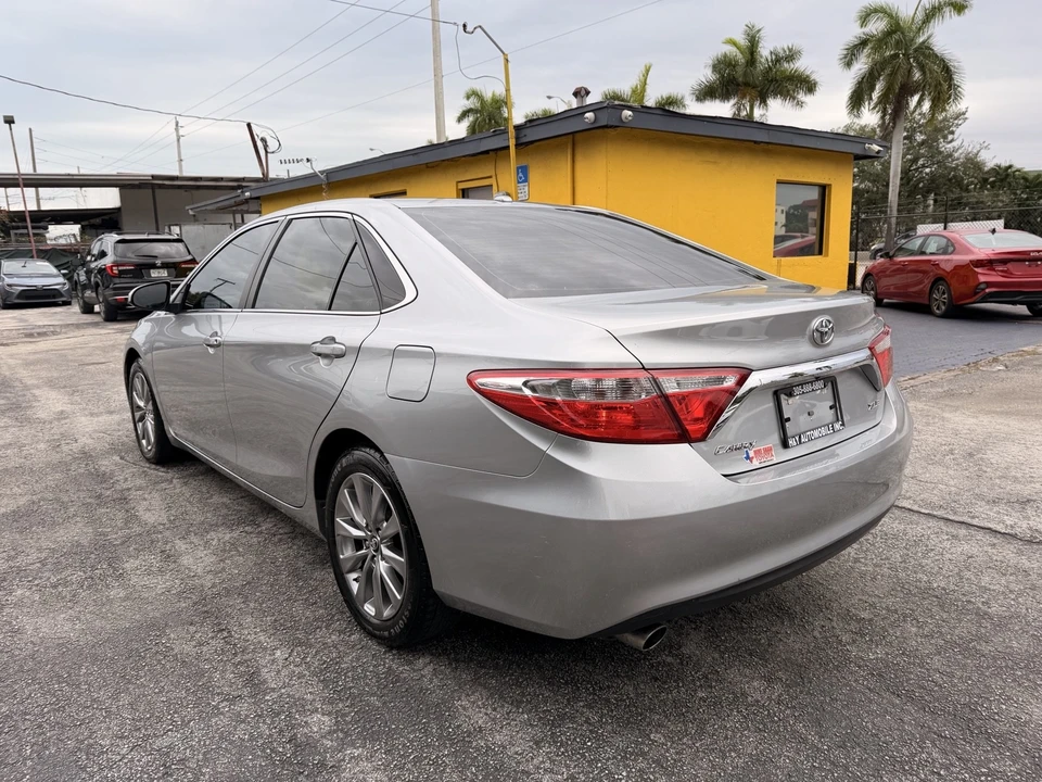 2017 Toyota Camry 7th Gen - Image 11 of 21