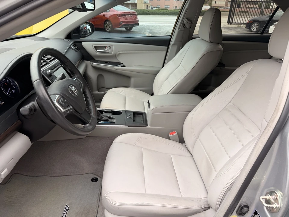 2017 Toyota Camry 7th Gen - Image 14 of 21