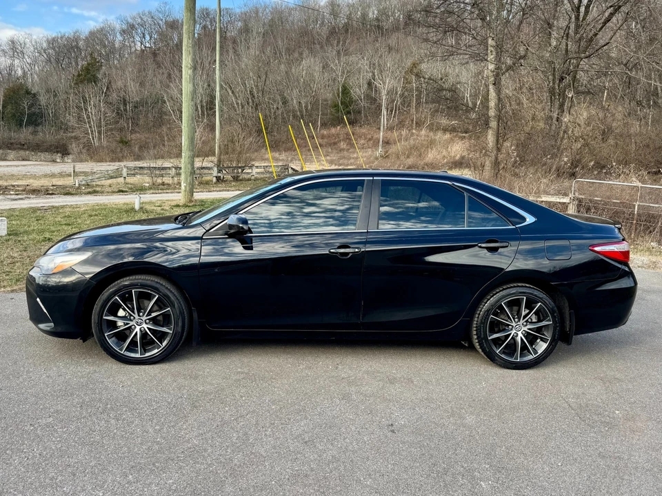 2017 Toyota Camry 8th Gen - Image 8 of 21