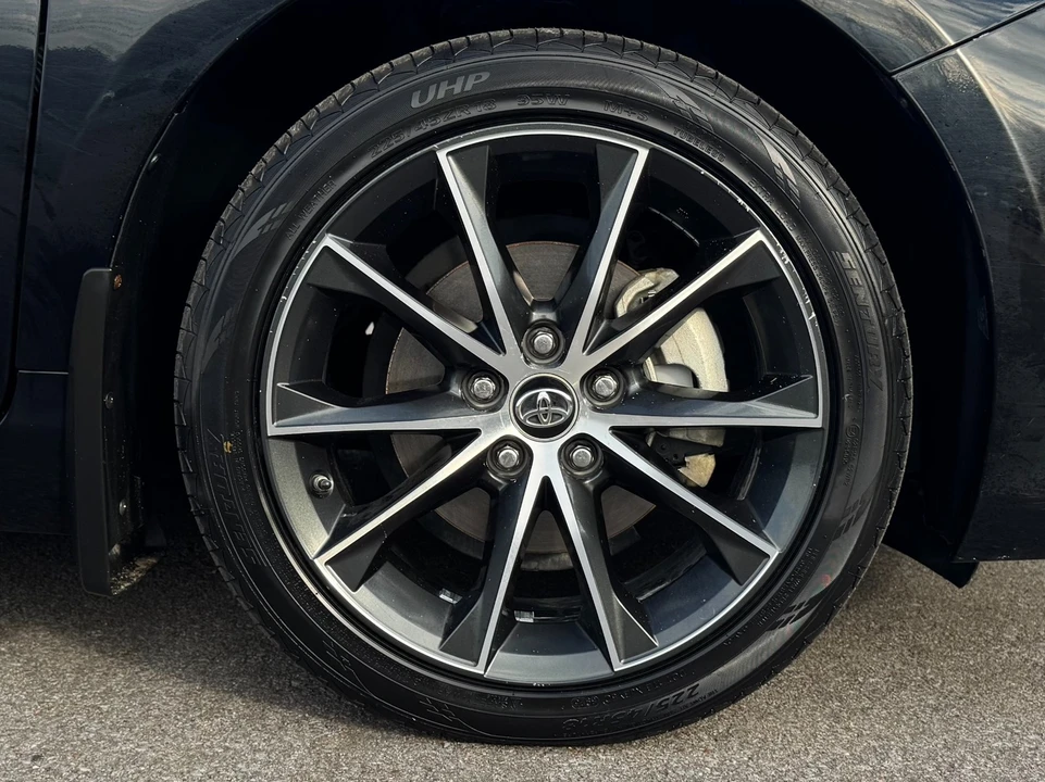 2017 Toyota Camry 7th Gen - Image 9 of 21