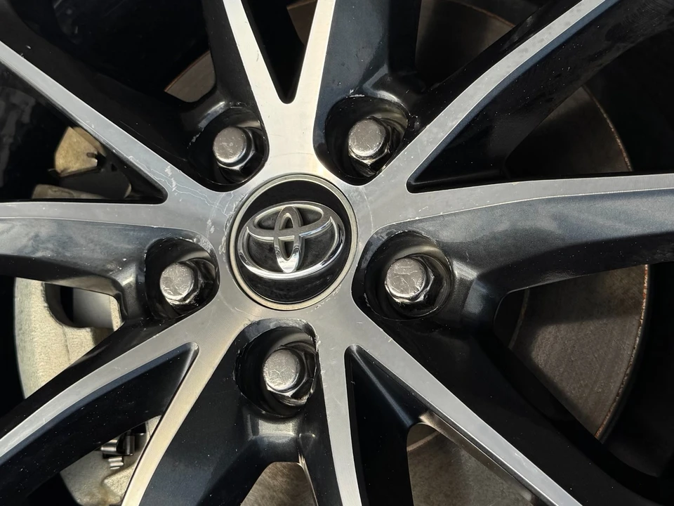 2017 Toyota Camry 8th Gen - Image 10 of 21