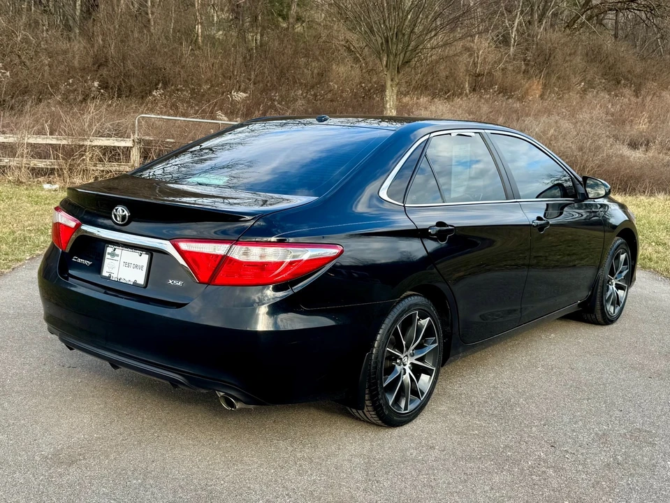2017 Toyota Camry 8th Gen - Image 3 of 21
