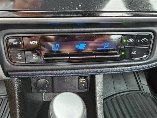 2017 Toyota Corolla 11th Gen - Image 12 of 21