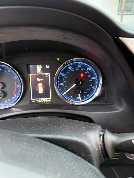 2017 Toyota Corolla 11th Gen - Image 8 of 9