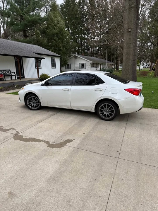 2017 Toyota Corolla 11th Gen - Image 4 of 9