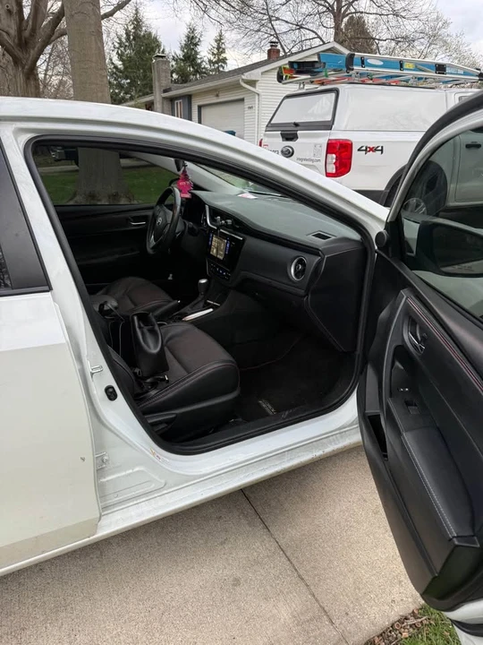 2017 Toyota Corolla 11th Gen - Image 6 of 9