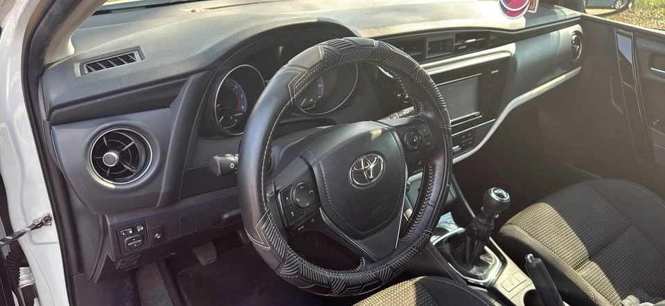2017 Toyota Corolla 11th Gen - Image 5 of 13