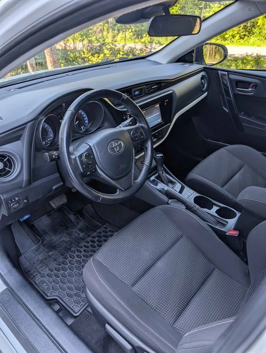 2017 Toyota Corolla 11th Gen - Image 8 of 13