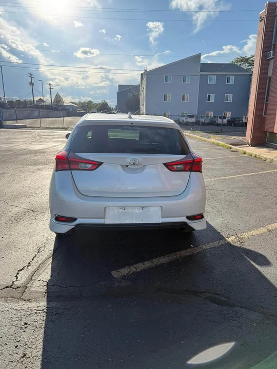 2017 Toyota Corolla 11th Gen - Image 5 of 6