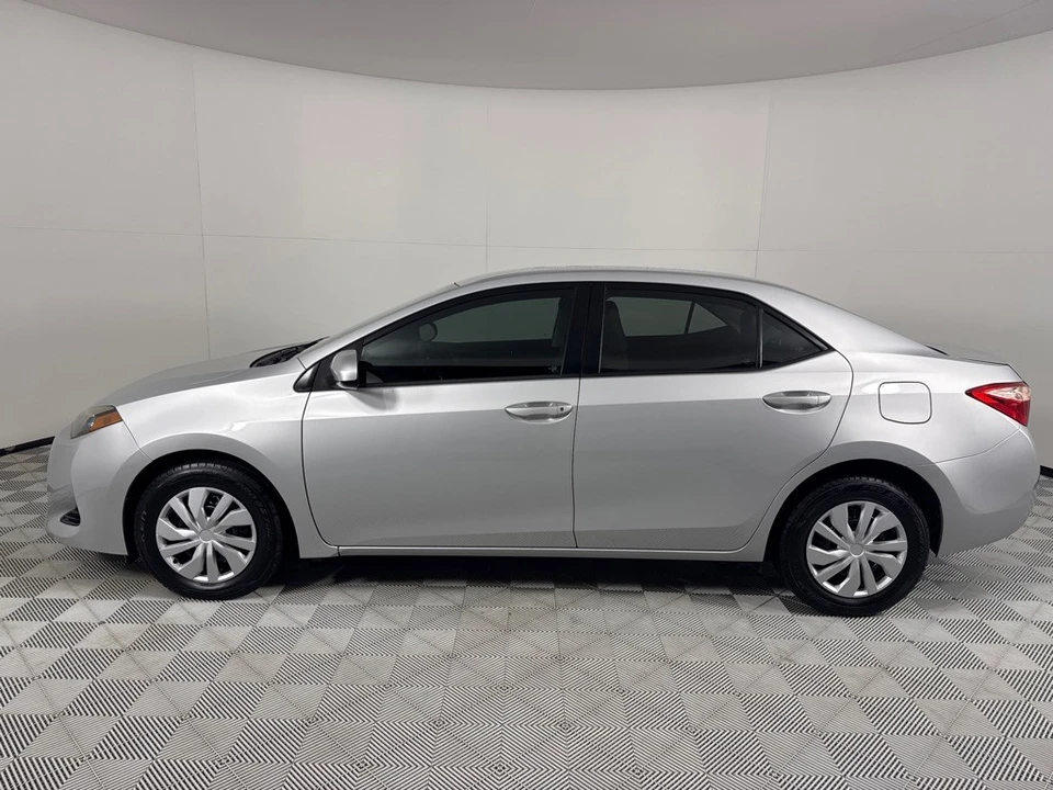 2017 Toyota Corolla 11th Gen - Image 8 of 12