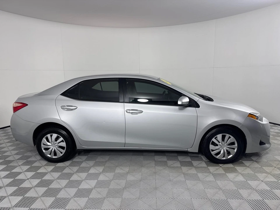 2017 Toyota Corolla 11th Gen - Image 4 of 12