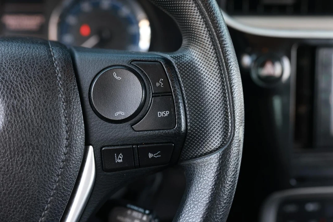 2017 Toyota Corolla 11th Gen - Image 26 of 31