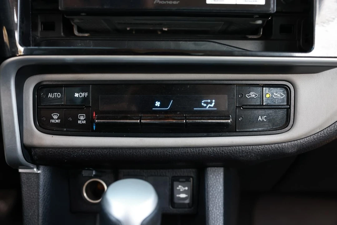 2017 Toyota Corolla 11th Gen - Image 30 of 31