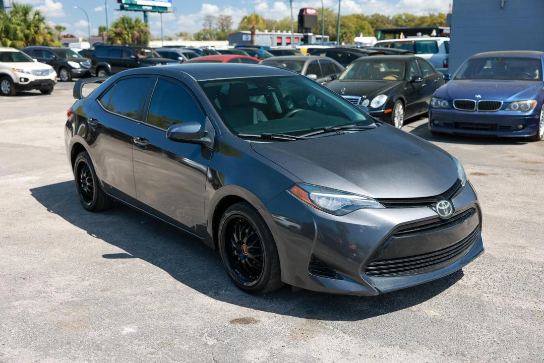 2017 Toyota Corolla 11th Gen - Image 15 of 31