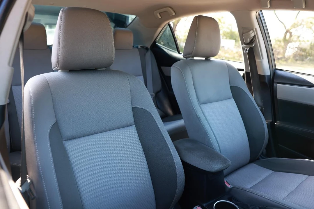 2017 Toyota Corolla 11th Gen - Image 18 of 31