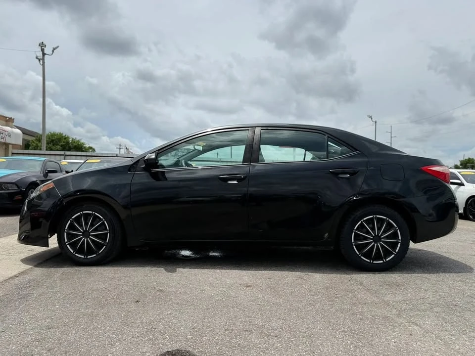 2017 Toyota Corolla 11th Gen - Image 6 of 20