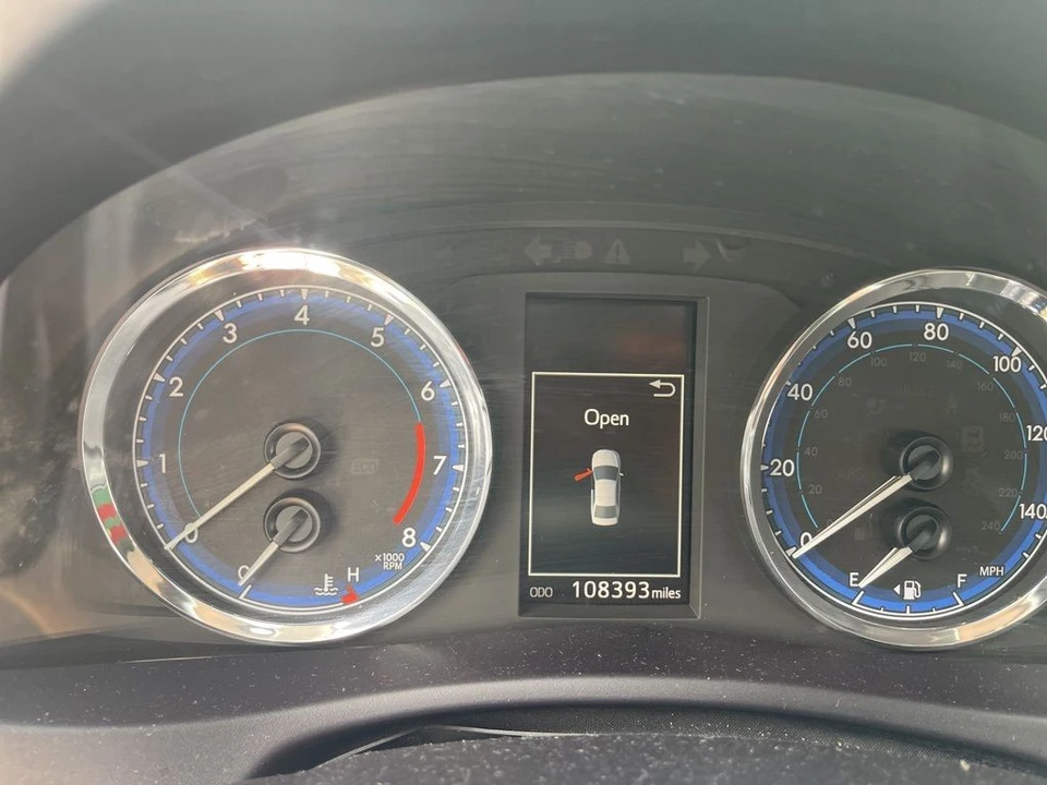 2017 Toyota Corolla 11th Gen - Image 10 of 12