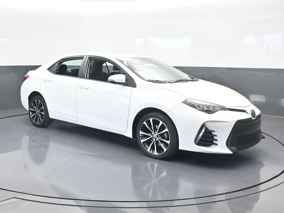 2017 Toyota Corolla 11th Gen - Image 8 of 12