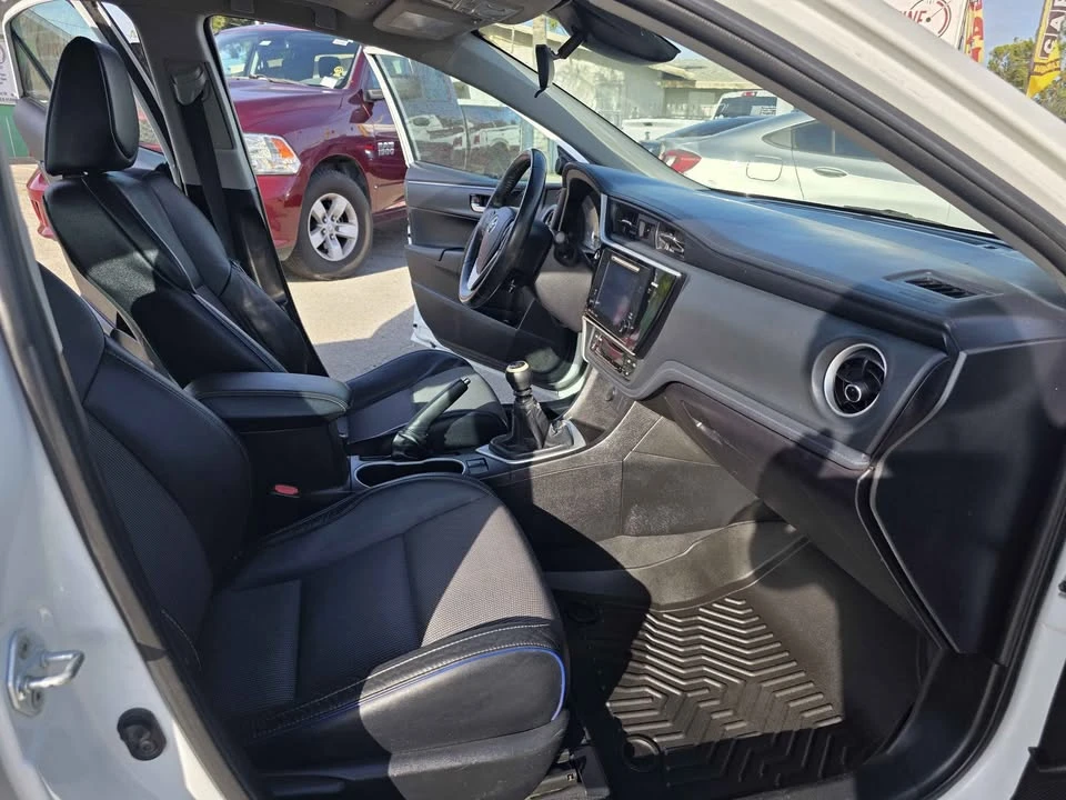 2017 Toyota Corolla 11th Gen - Image 9 of 17