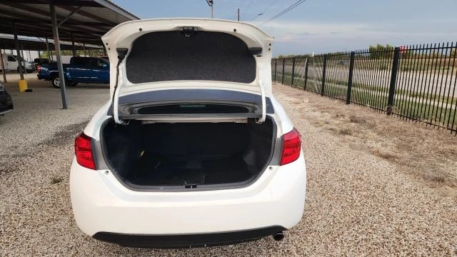 2017 Toyota Corolla 11th Gen - Image 17 of 21