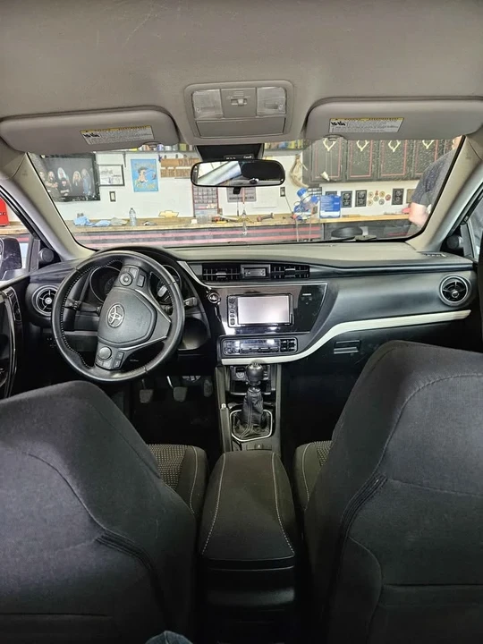 2017 Toyota Corolla 11th Gen - Image 5 of 5